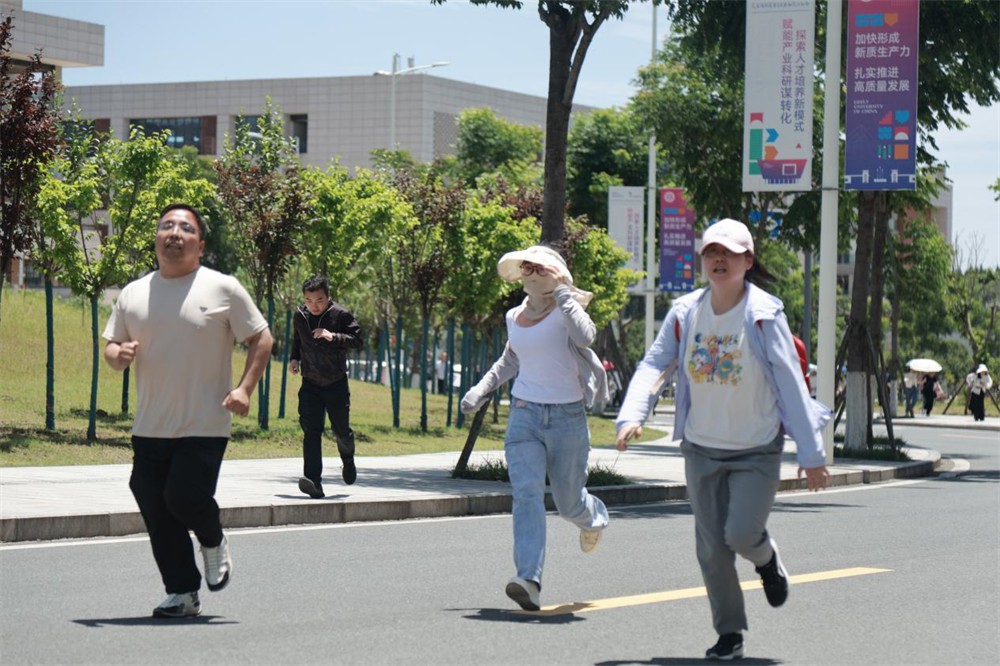 图片11.jpg 图片11.jpg